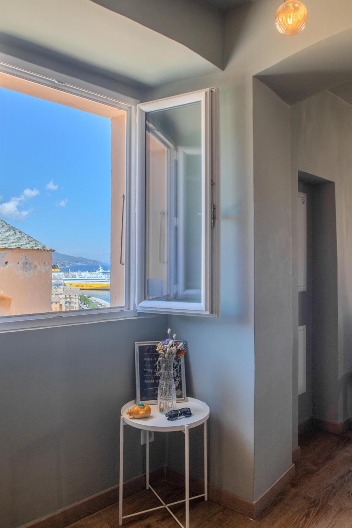 Casa Mantinum Au Coeur De La Citadelle Appartement Bastia  Buitenkant foto
